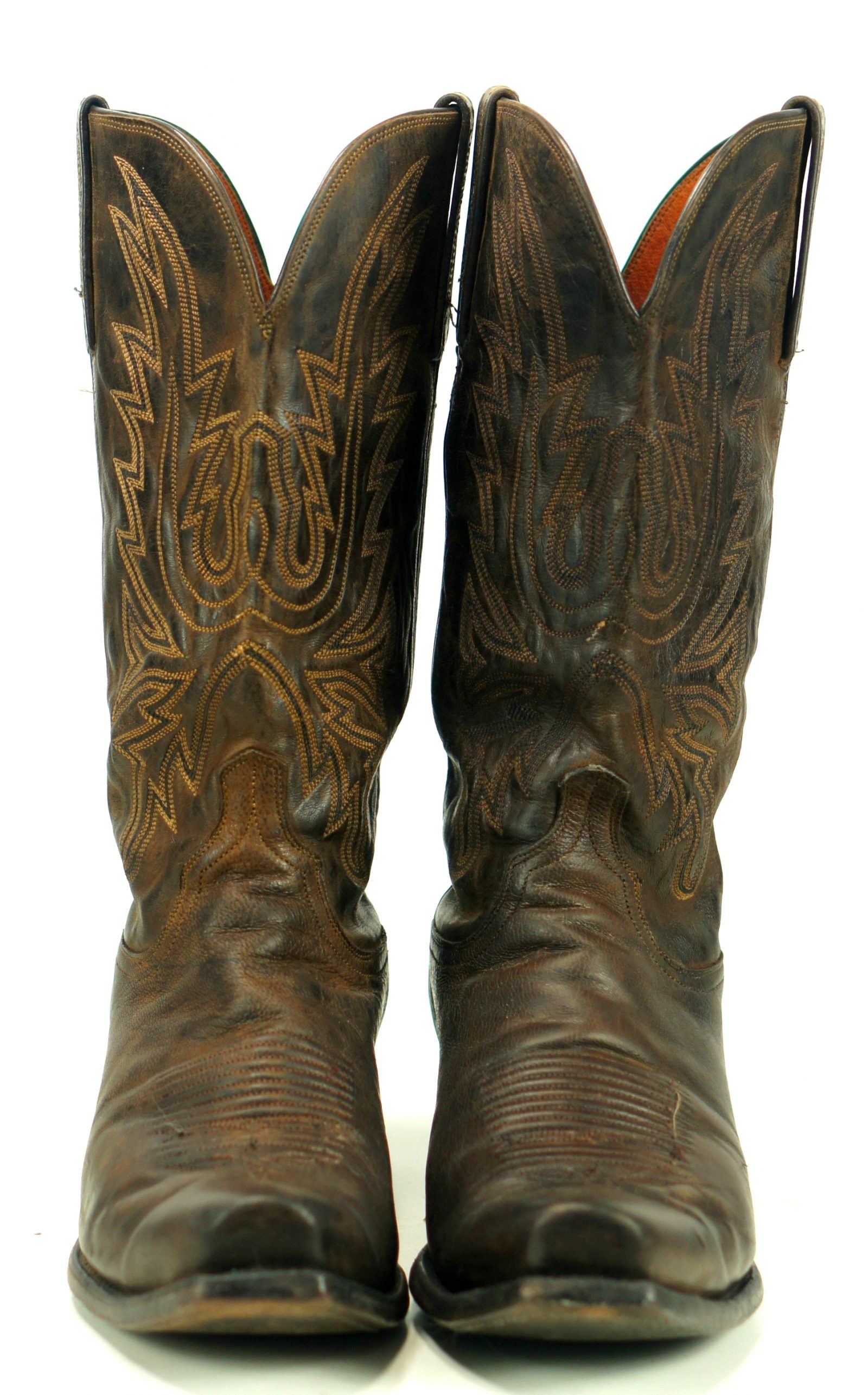 pointed cowboy boots