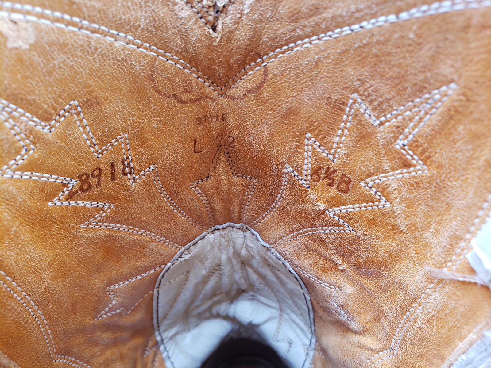 Nocona Cream Cowboy Western Boots Brown Wingtips Vintage US Made Women