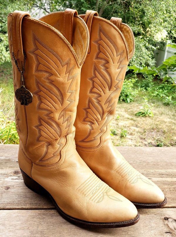 J Chisholm Golden Tan Leather Cowboy Boots 6-Row Stitch Chisholm Coin Men (9)