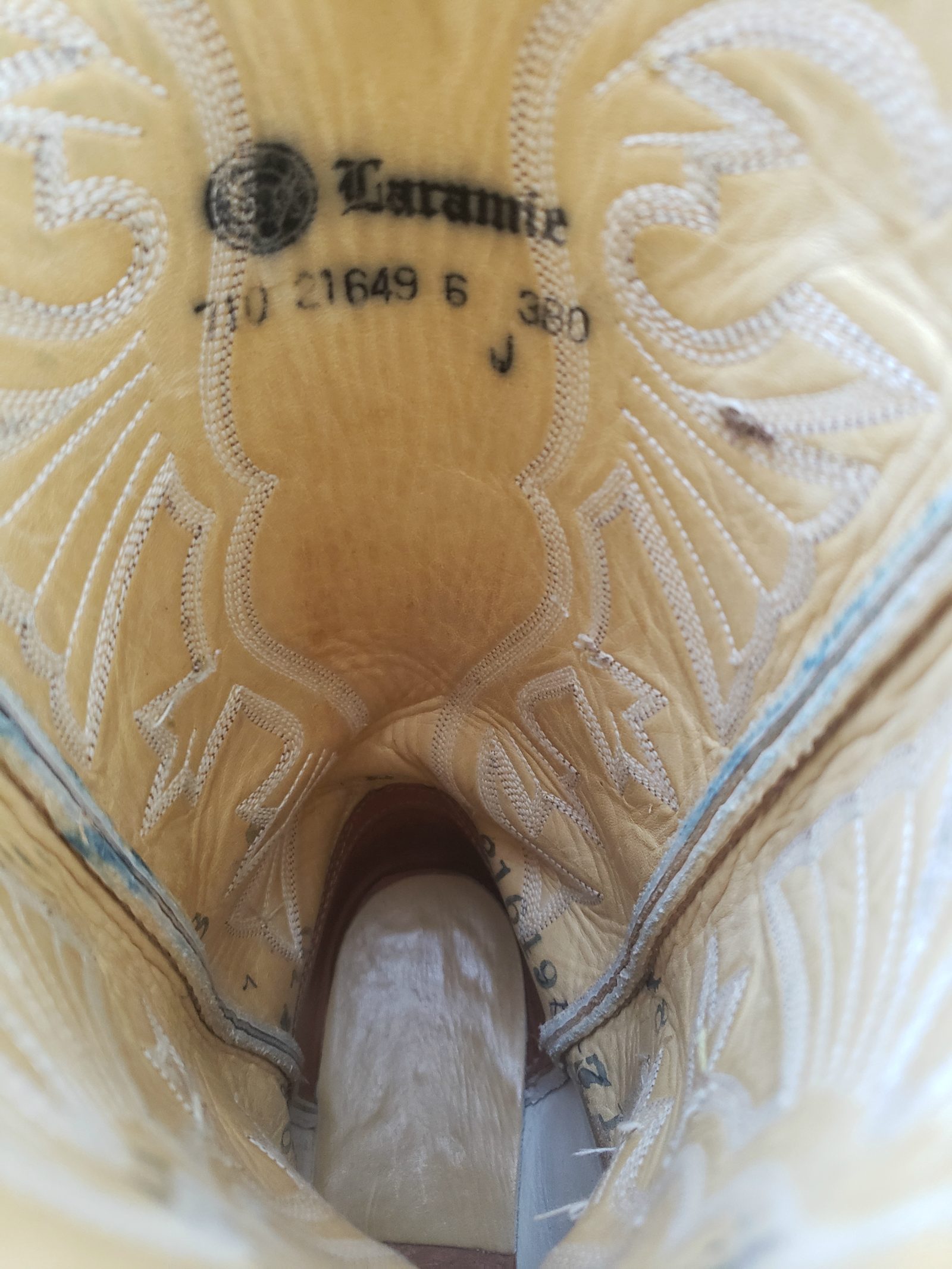 Laramie Cream Leather Scallop Top Cowboy Boots Lizard Toes Vintage Women